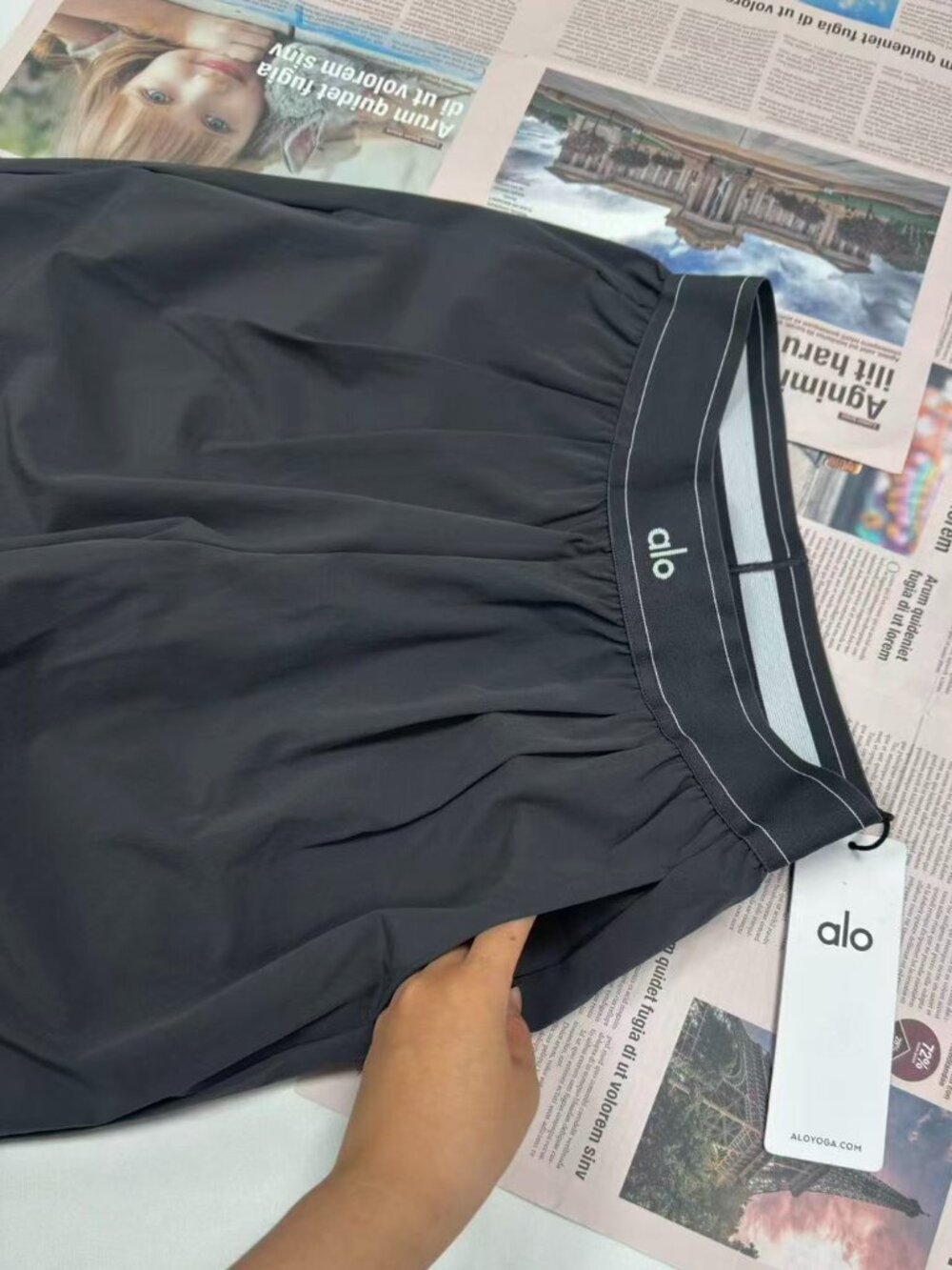ALO Yoga🌃Suit Up Trouser Dark Grey (Regular) NWT,Relaxed Straight Leg Pants🏁 - Picture 5 of 8